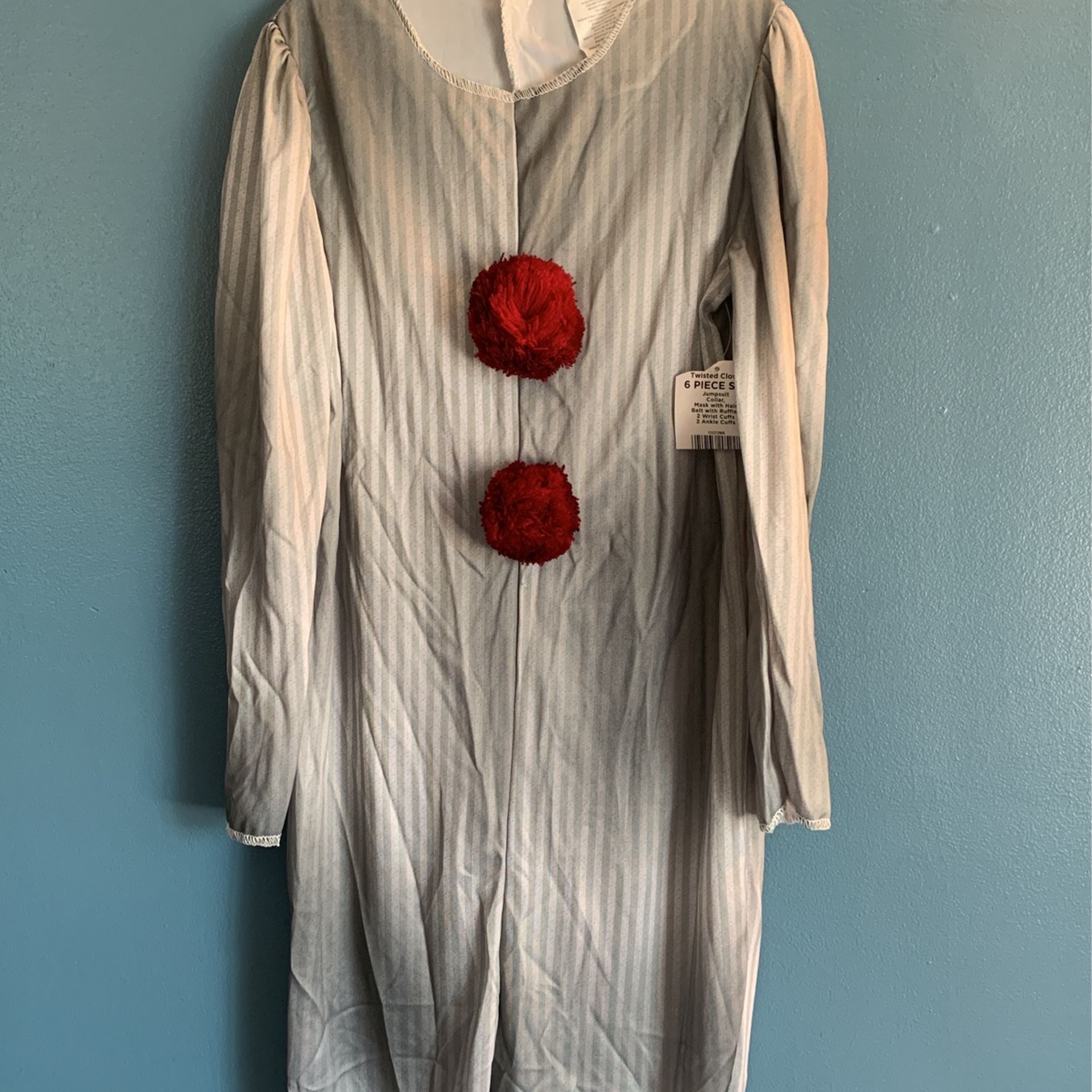 HALLOWEEN PENNYWISE COSTUME INCLUDES MASK KIDS SIZE AVAILABLE SMALL 6/7 & MEDIUM 8