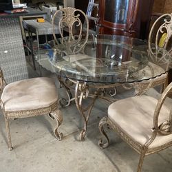DINNING TABLE WITH 4 CHAIRS AND 2 BARSTOOLS 