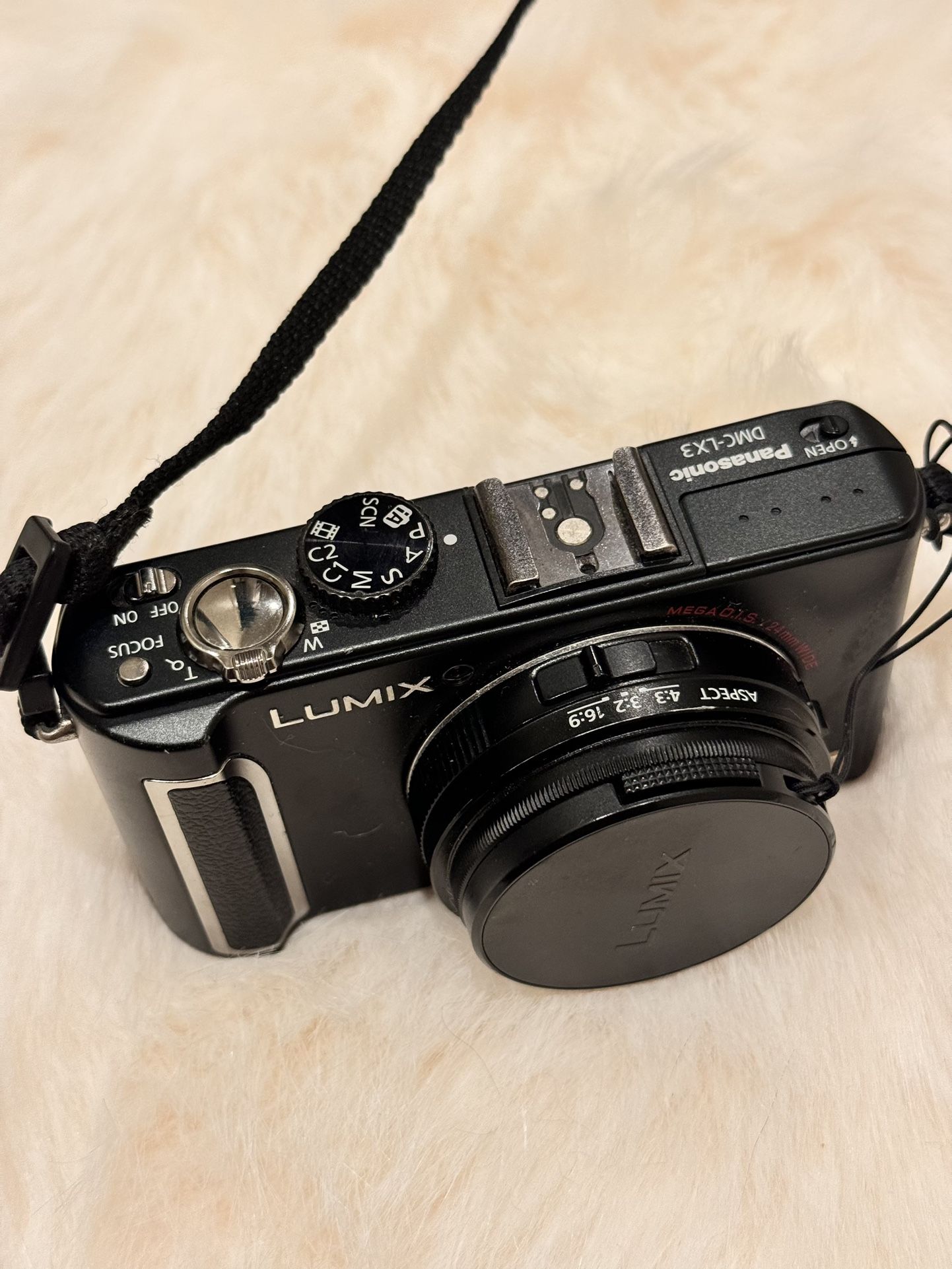 Panasonic LX3 Digital Camera - Very Good Condition 