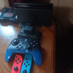 Nintendo switch W/8 Games