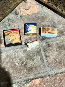 Unicorn Set mini figurine and 2 trinket boxes/pill cases