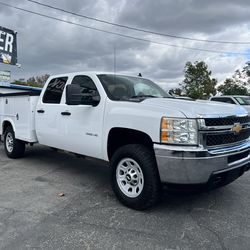 2013 chevy silverado 2500HD crew cab utility truck