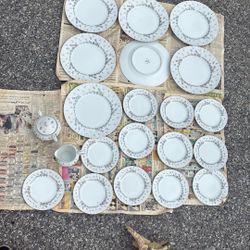 Style House Fine China Picardy Set