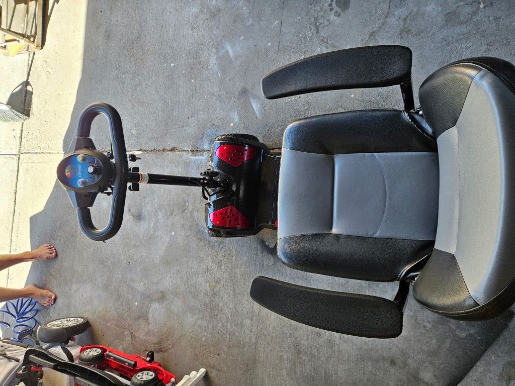 ELECTRIC WHEELCHAIR