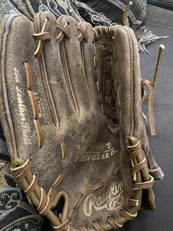Rawlings left handed glove 11 inch