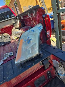 2010-2016 Cadillac SRX Driver Left  headlight assembly