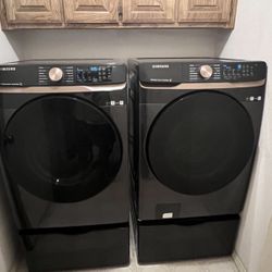 Samsung Washer + Dryer Pedestals (Black)