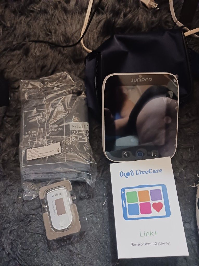 Bluetooth Greater Goods Blood Pressure Monitor: Arm Cuff/AC-DC/Lg Disp for  Sale in New York, NY - OfferUp