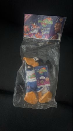1996 McDonald's Space Jam Daffy Duck Tune Squad plush toy
