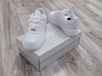Airforces size 7.5