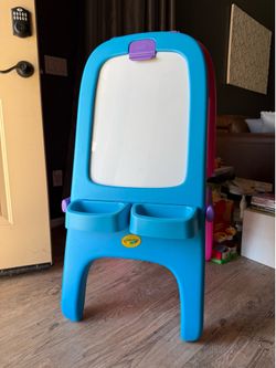 Crayola Magnetic Whiteboard & Chalkboard Combo Easel