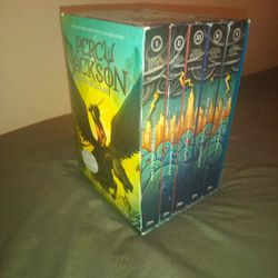 Percy Jackson Full Book Set+Poster