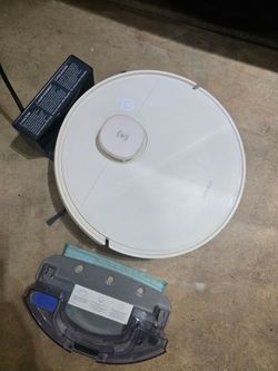 Deebot vacuum