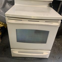 Used Stove With All Burners Work
