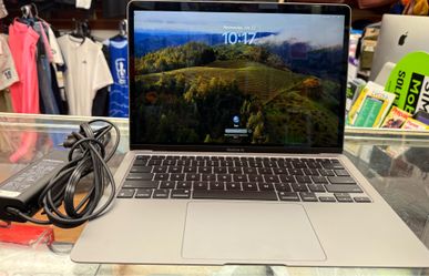 Apple MacBook Air 13" 2020 M1 8GB 256GB SSD Space Gray A2337 w/ Charger