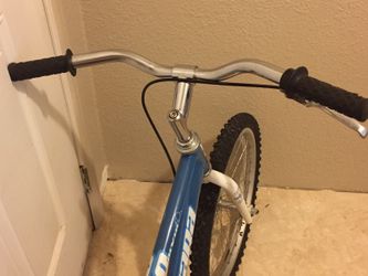 Novara Bike , nice ! Quality. LIKE NEW <——-