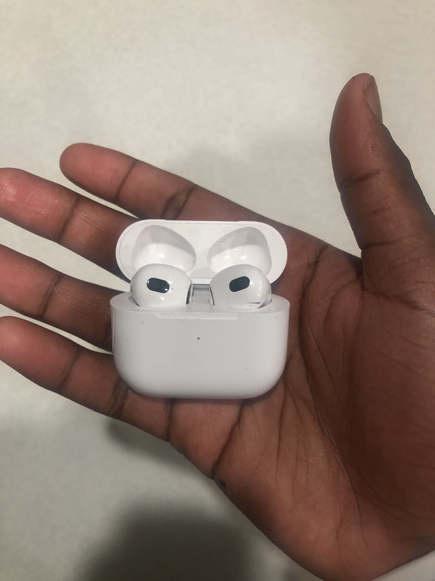 AirPods Gen 3 Functions Really Good 