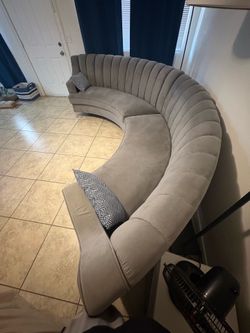 Curved Sectional Sofa Gray w/ Throw Pillows