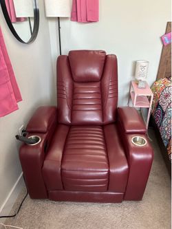 Reclining gaming chair excellent condition