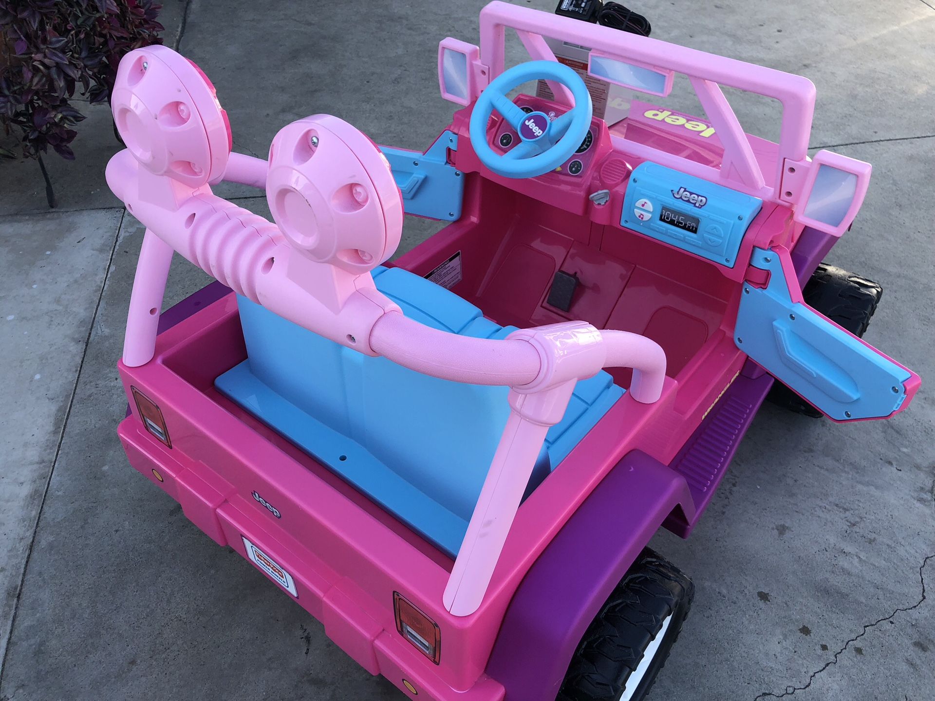 Barbie Jeep Wrangler 12volt electric kids ride on cars power wheels for