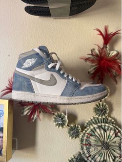 Hyper Royal Ones (with the box) SIZE 8