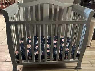 Baby crib with mattress
