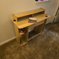 Computer DESK like New