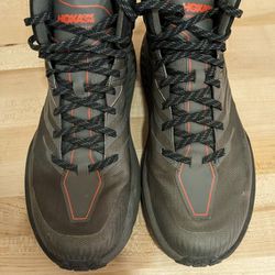 Like New Hoka Speedgoat GTX (Waterproof) Hiking Boots  Size 11