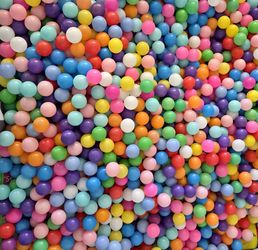 200 plastic color full balls