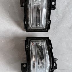 Ford F-250; F-350; F-450 Super Duty Headlights (Driver + Passenger Side) – Single Lamp Style