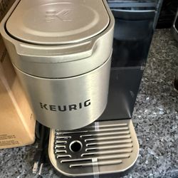NEW KEURIG  K-2550 Coffeemaker!!!!