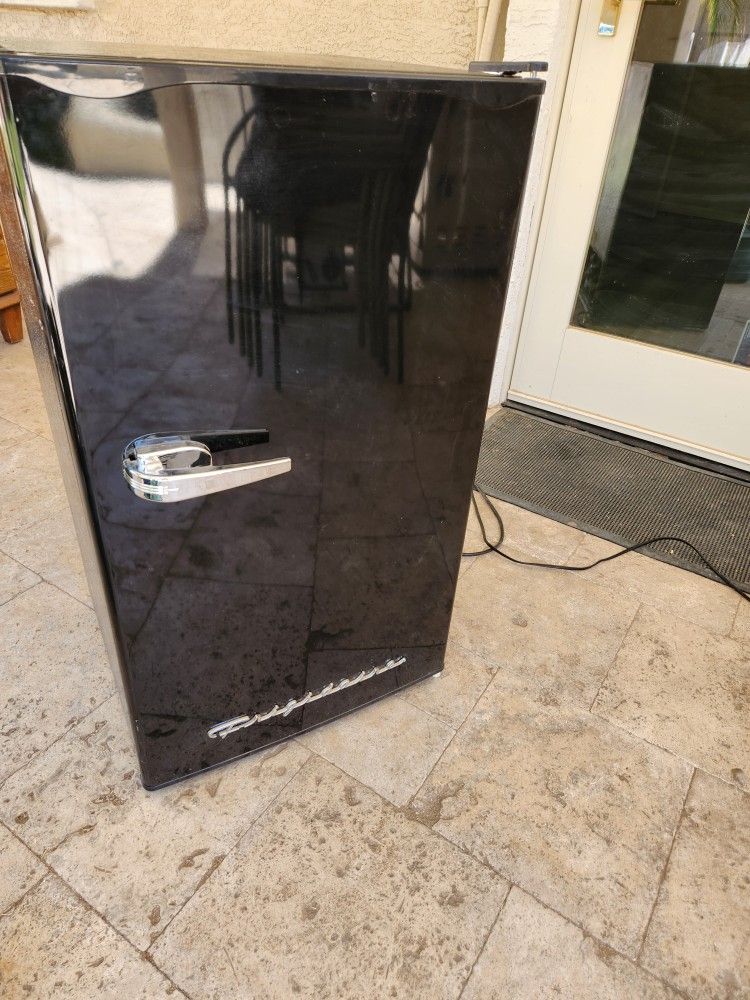 Frigidaire Small Refrigerator Freezer