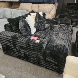 Oversize Chaise $649 Cup Holder & USB OUTLET