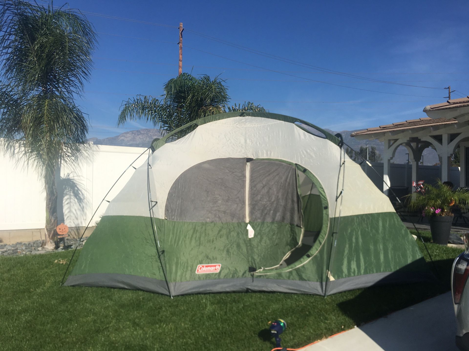 Coleman river gorge hot sale 8 person tent