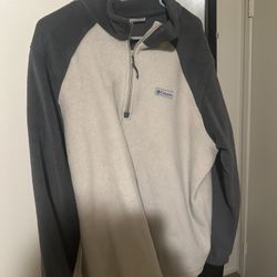 Columbia Quarter Zip Up