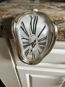 Salvador Dalí–Style Melting Clock – Functional & Decorative