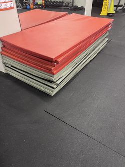Gymnastics, Wrestling, Or Martial Arts Mats
