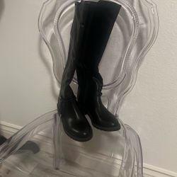 Woman’s Riding Boots