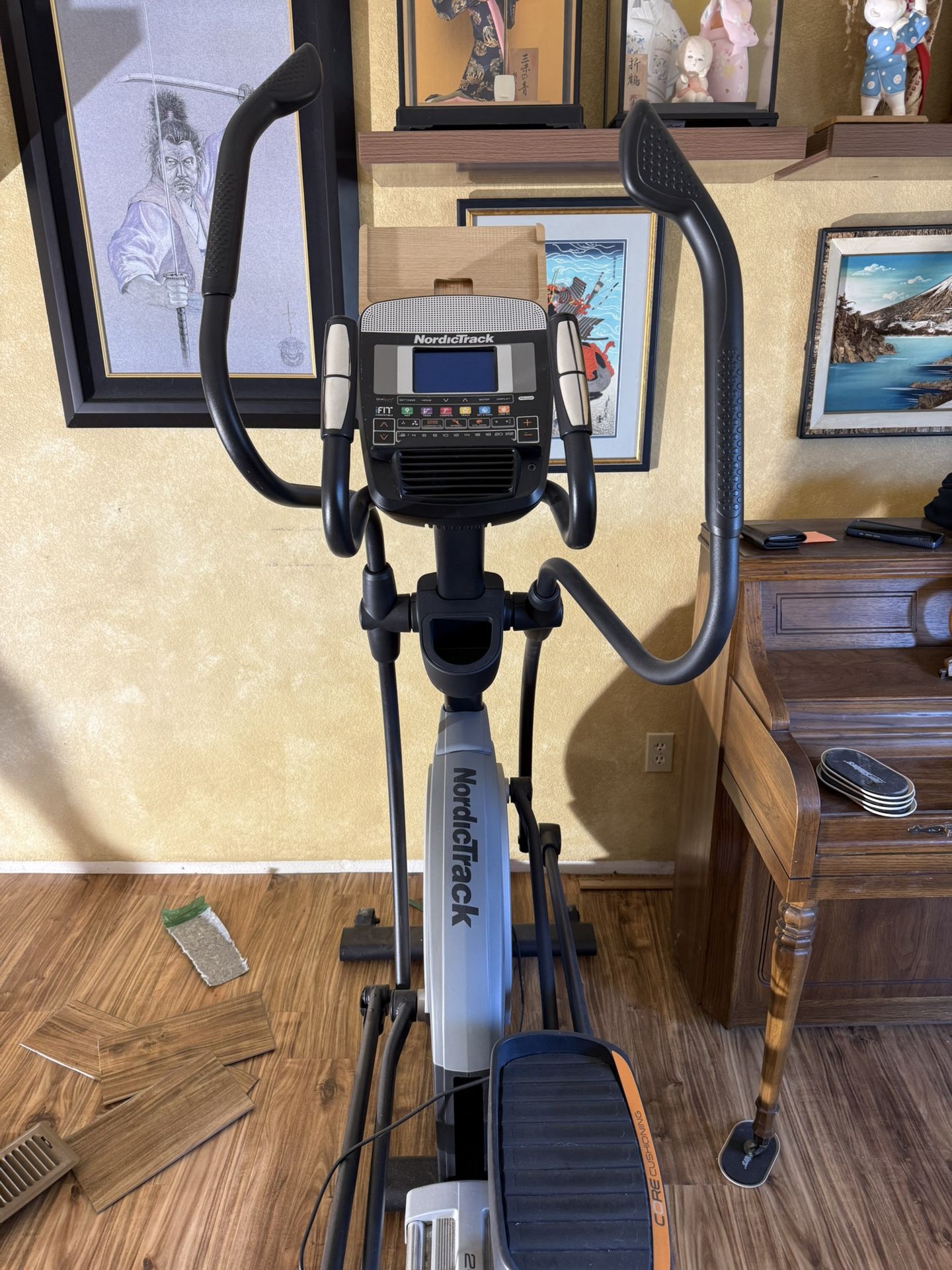 Nordic track E8.7 Elliptical Trainer-excellent condition
