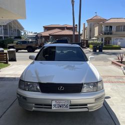 1996 Lexus LS 400