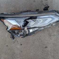 19-22 Altima Headlight