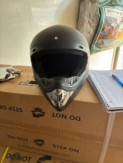 Motorcycle helmet, gloves, visor