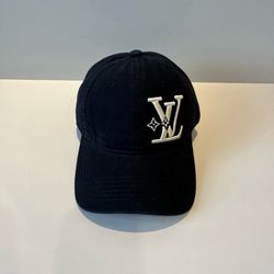 A trendy hat