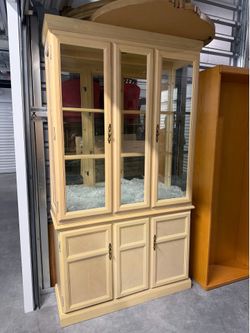 Vintage Light Oak China Cabinet Display Hutch - Mint Condition