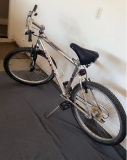 TREK BIKE