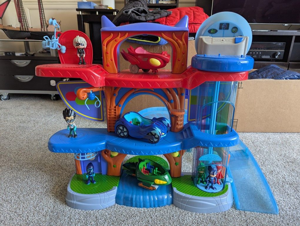 Pj Masks Deluxe Headquarters w/ Loads Of Extras