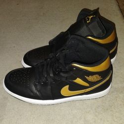 Air Jordan 1 Retro Mid Mens Size 11