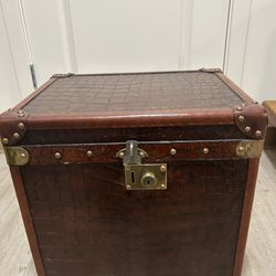 Exceptional English Antique Leather Trunk With Crocodile Skin 