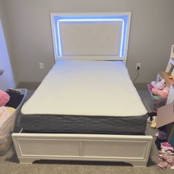 BRAND NEW FULL SIZE BED FRAME WITH MATTRESS AND BOX SPRING