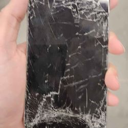 Cracked iPhone 15 Pro Max